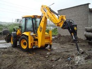 Аренда экскаватора погрузчика трактор jcb 3cx с гидромолотом  и области